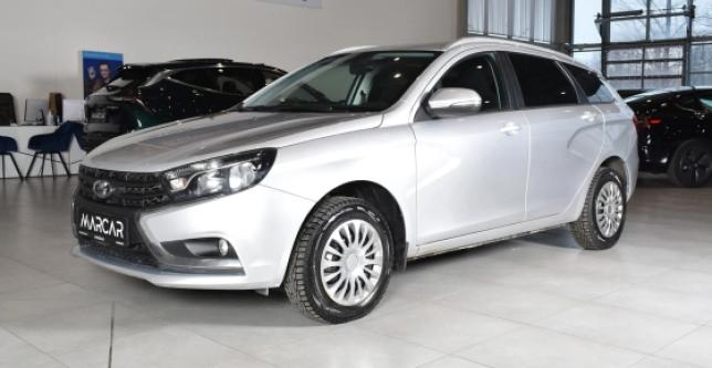 фото 03b4f3ad447e - Под такси