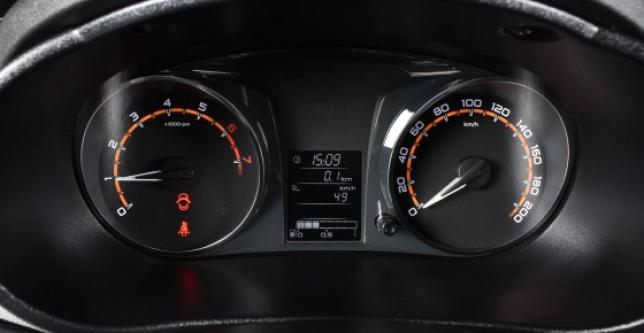 фото 050b31a43fe1 - Под такси