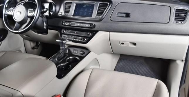 фото 1735cf1cd487 - Под такси