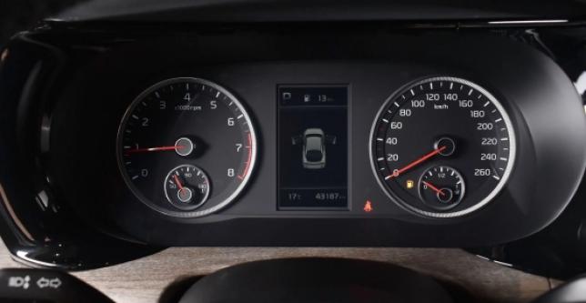 фото 4209785597eb - Под такси