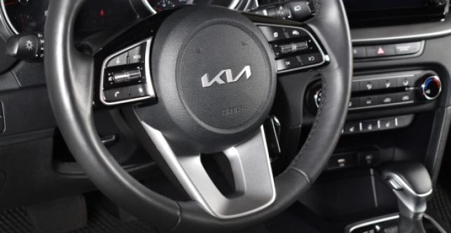 фото 592208-11 - Под такси