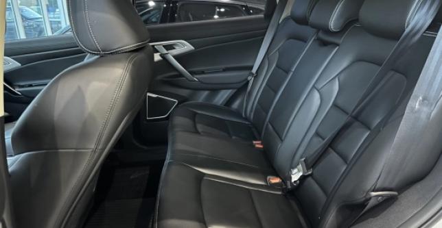 фото 592246-07 - Под такси