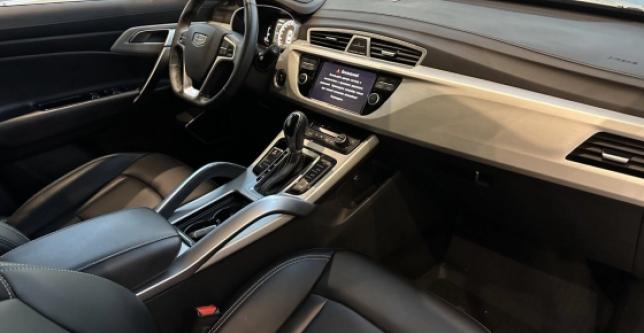 фото 592246-08 - Под такси