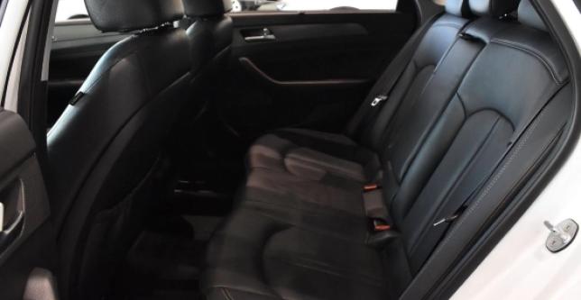 фото 592692-06 - Под такси