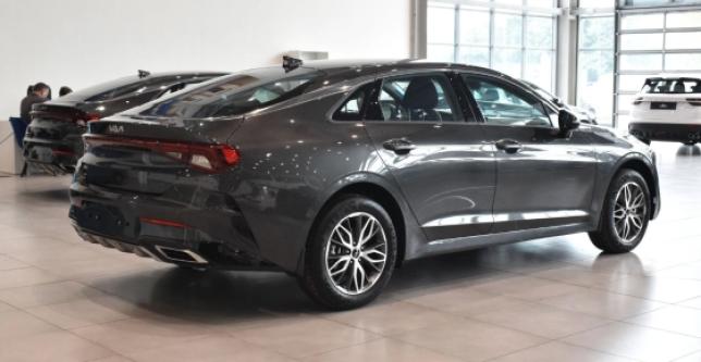 фото 593896-03 - Под такси