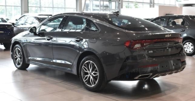 фото 593896-04 - Под такси