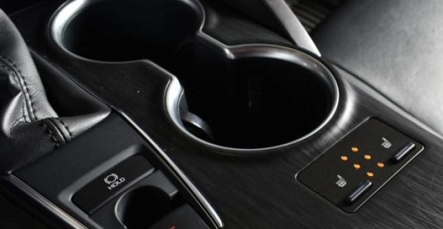 фото 603649-11 - Camry