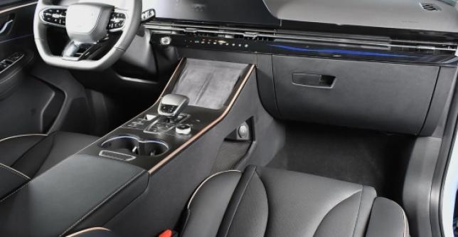 фото 606617-07 - Под такси