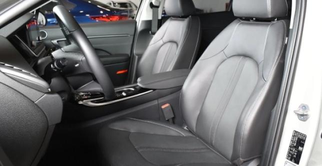 фото 606619-08 - Под такси