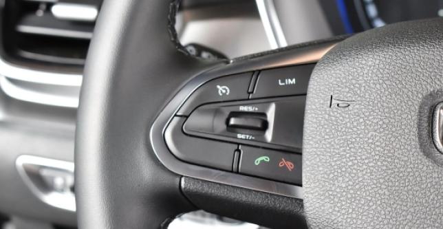 фото 607456-12 - Под такси