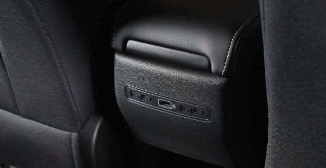 фото 607456-13 - Под такси