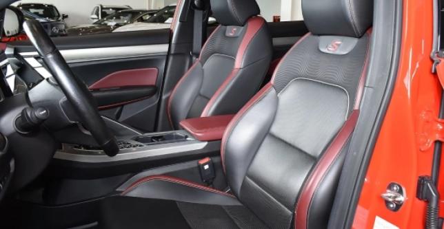 фото 608902-08 - Под такси