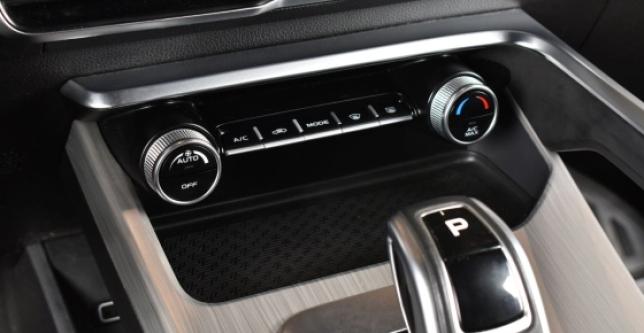 фото 608902-12 - Под такси