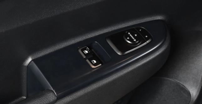 фото 615619-11 - Под такси