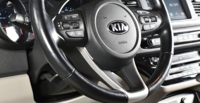 фото 629037-12 - Под такси