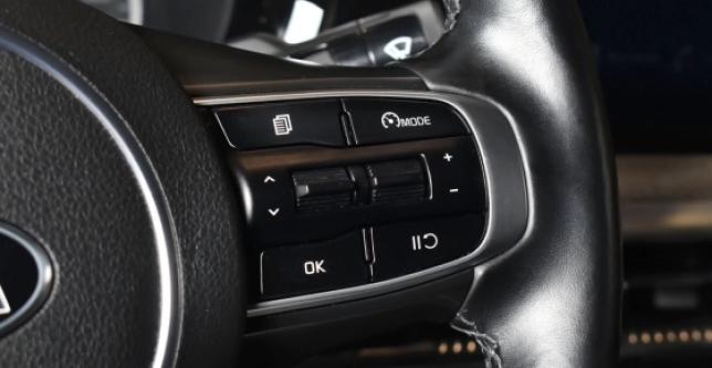 фото 650519-12 - Под такси