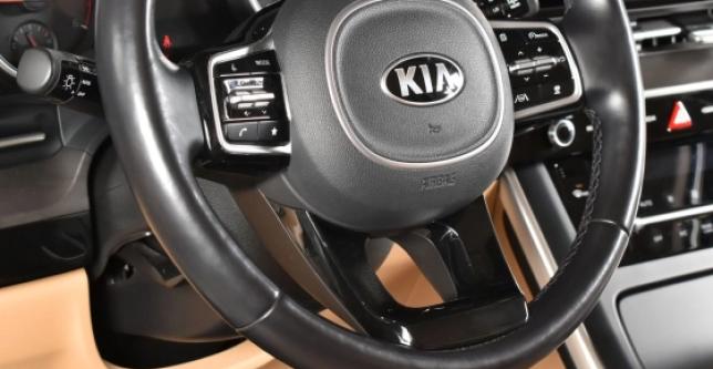 фото 650521-12 - Под такси