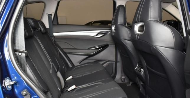 фото 651339-06 - Под такси