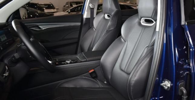 фото 651339-08 - Под такси