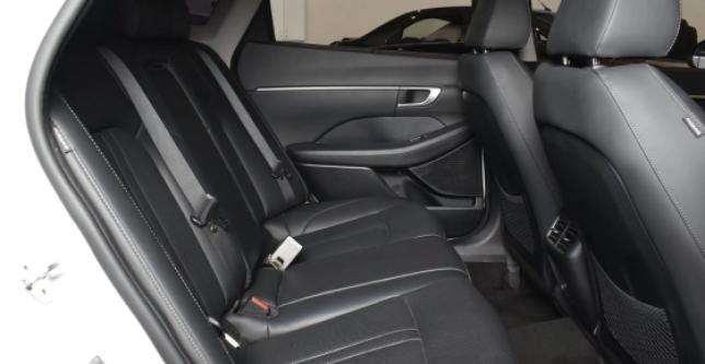 фото 651345-06 - Под такси