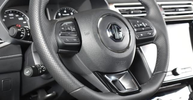 фото 651347-11 - Под такси