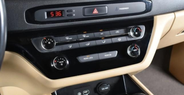 фото 659449-11 - Под такси