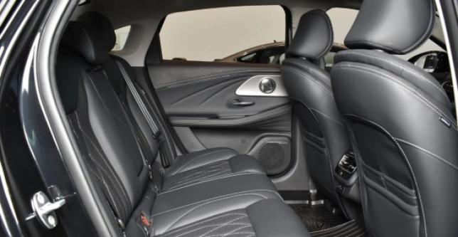 фото 659453-06 - Под такси