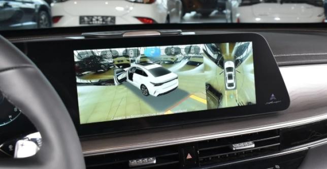 фото 659453-10 - Под такси