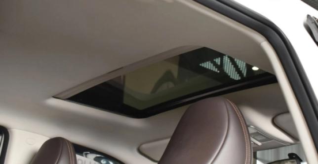 фото 662095-09 - Под такси