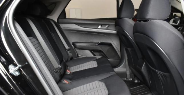 фото 669098-06 - Под такси