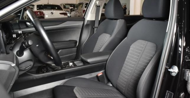 фото 669098-08 - Под такси