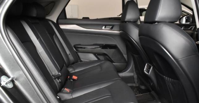 фото 677232-06 - Под такси