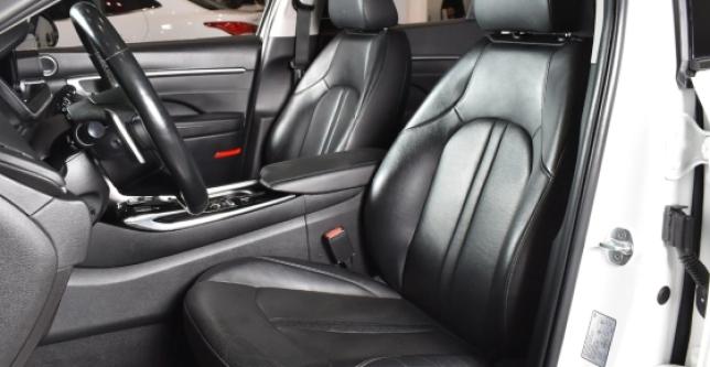 фото 677356-08 - Под такси