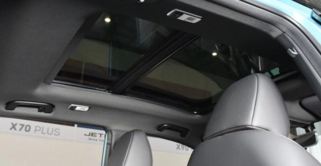 фото 684933-09 - Под такси