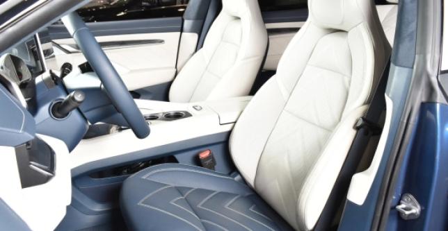 фото 687707-08 - Под такси