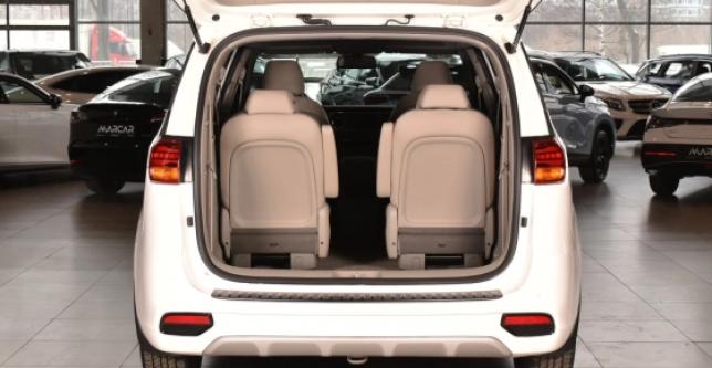 фото 698164-09 - Под такси