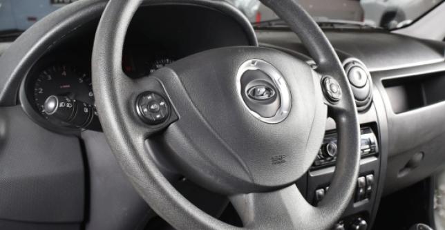 фото 714573-11 - Под такси