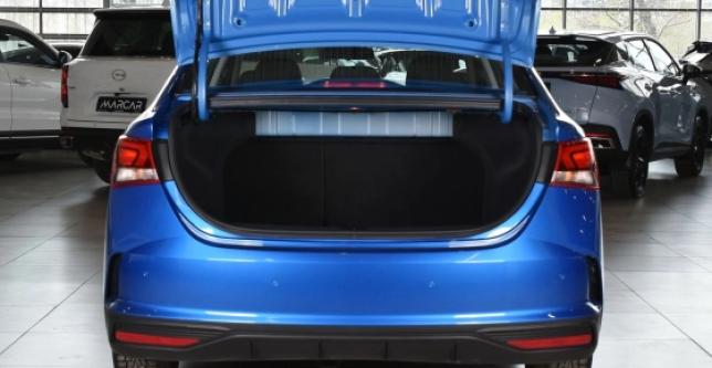 фото 725968-09 - Под такси