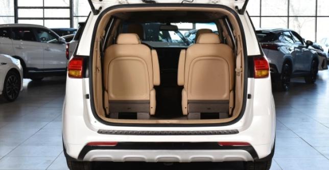 фото 730975-09 - Под такси