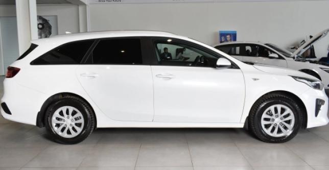 фото 76b3685229c4 - Под такси