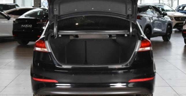 фото 86177fce1a63 - Под такси