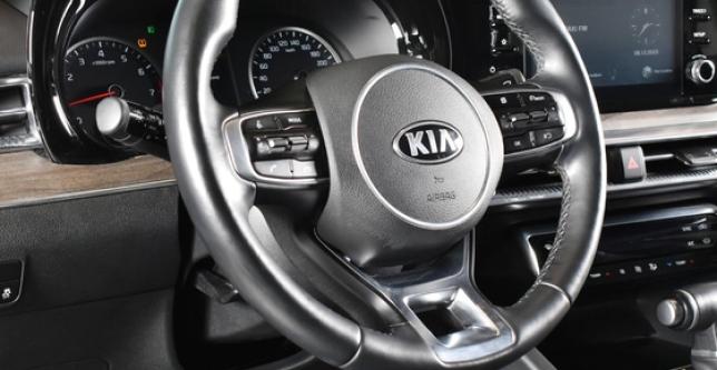 фото 93bc1c21fc51 - Под такси