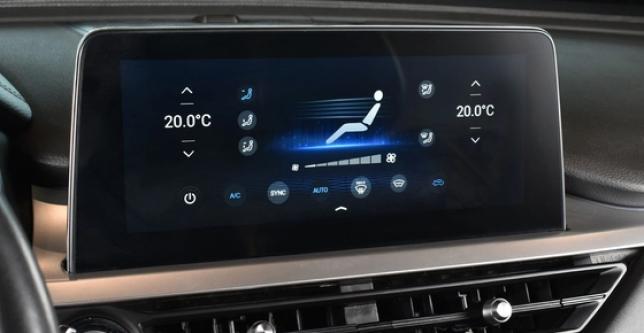 фото 980bc7f0a5c3 - Под такси