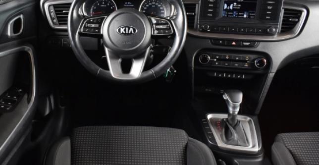 фото e0c5f57a177e - Под такси