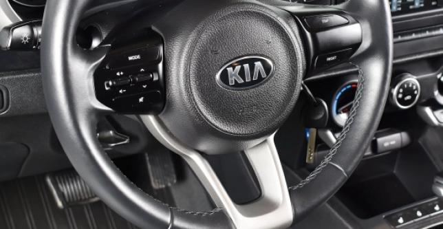 фото e54ce972fc48 - Под такси