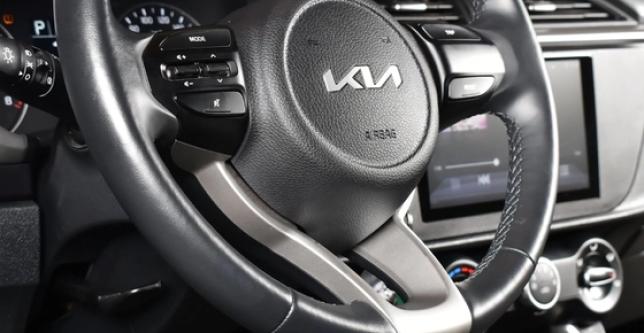 фото e951e29b2d99 - Под такси