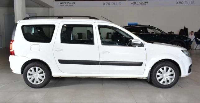 фото feb292aa65b0 - Под такси